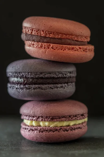 Vertical Closeup Shot Stack Macaroon Desserts — Stock Photo, Image