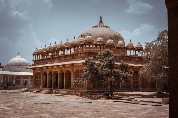 Могила Ісламського Хана Уттар Прадеш Індія — стокове фото