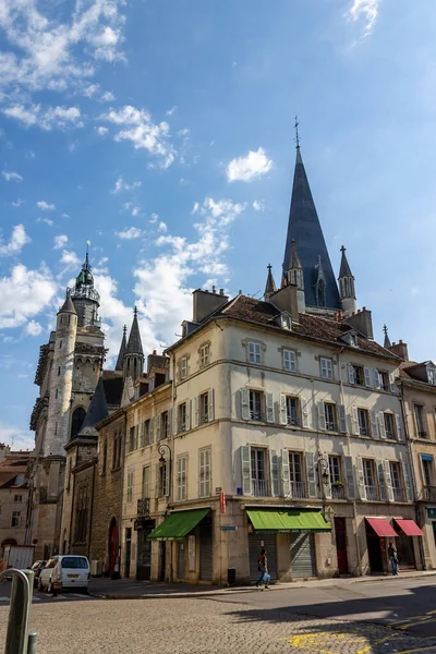 Een Verticaal Shot Van Historische Gebouwen Het Centrum Van Dijon — Stockfoto