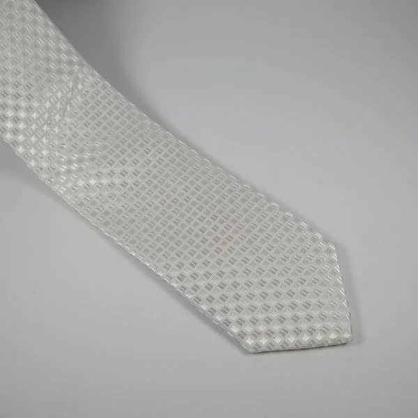 Tecido Poliéster Cor Branca Projetado Gravata Isolada Fundo Branco — Fotografia de Stock
