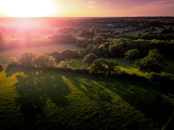 Una Hermosa Vista Aérea Del Campo Con Densos Bosques Atardecer — Foto de Stock