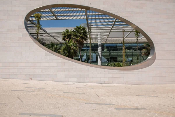 Eine Schöne Aufnahme Der Architektur Des Gebäudes Der Champalimaud Foundation — Stockfoto