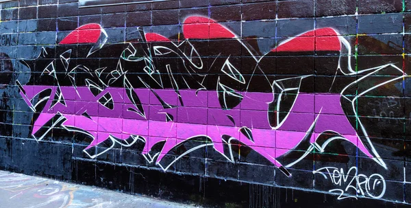 Plano Panorámico Graffiti Social Street Art Pintura Letras Con Una —  Fotos de Stock