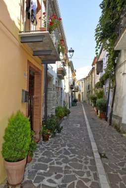 Baselice 'de küçük bir caddeye yakın çekim