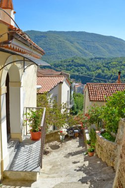 Rivello 'da dar bir sokak, İtalya' nın Basilicata bölgesinde bir köy..
