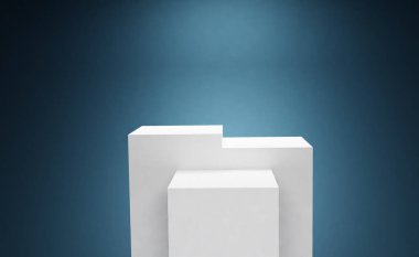 Bir ürün sunumu için beyaz podyumun 3B sunumu mavi arkaplana karşı maket
