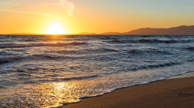 Güneş ışığıyla Balear Adaları 'nın güzel bir manzarası