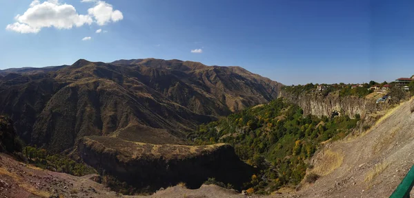 Een Landschap Van Rotsachtige Bergen Diepe Kloven Garni Armenia — Stockfoto