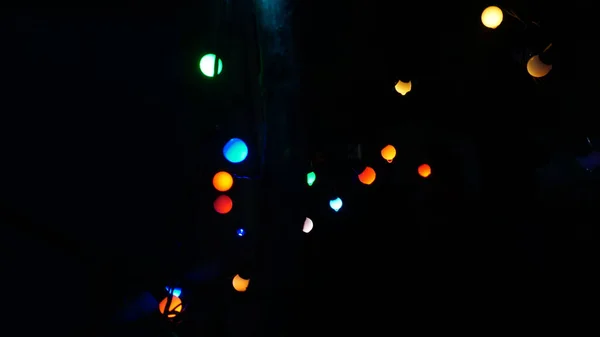 Luci Colorate Luminose Sul Soffitto Isolate Uno Sfondo Nero — Foto Stock