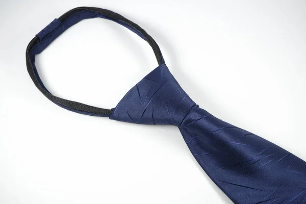 Gros Plan Une Cravate Masculine Sur Fond Blanc — Photo