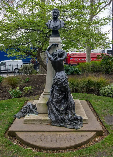 Pomnik Arthura Sullivana Williama Goscombe Johna Victoria Embankment Gardens Pobliżu — Zdjęcie stockowe