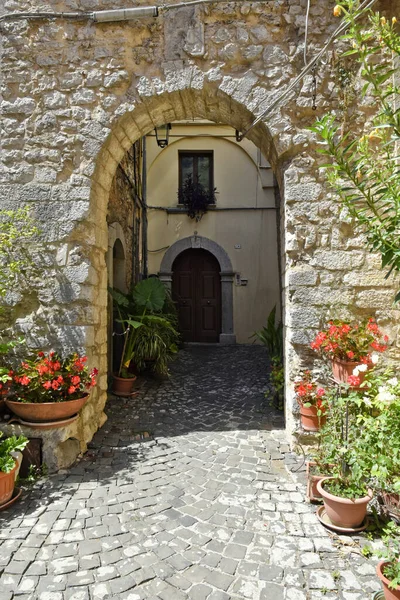 Een Smalle Boog Vallecorsa Een Dorp Regio Latium Italië Zomer — Stockfoto