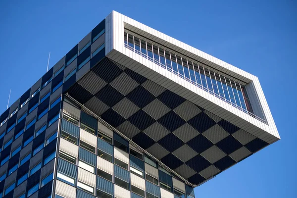 Låg Vinkel Skott Mainport Rotterdam University Nederländerna Klarblå Himmel Bakgrund — Stockfoto