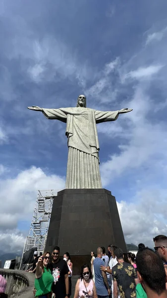 Uma Multidão Turistas Estátua Cristo Redentor Rio Janeiro Brasil — Fotografia de Stock