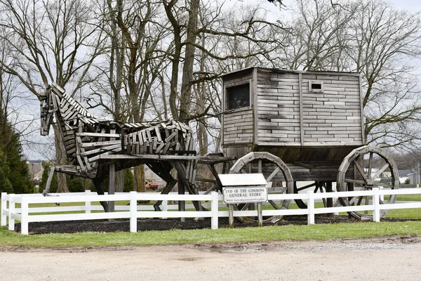 Uma Bela Vista Grande Escultura Madeira Amish Buggy — Fotografia de Stock
