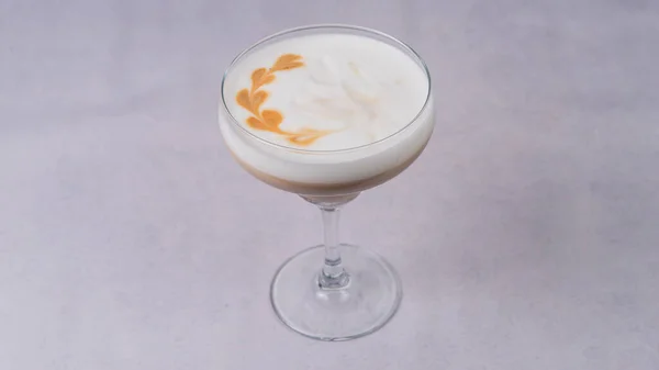 Close Shot Pisco Sour Cocktail Class White Surface — Stock Photo, Image