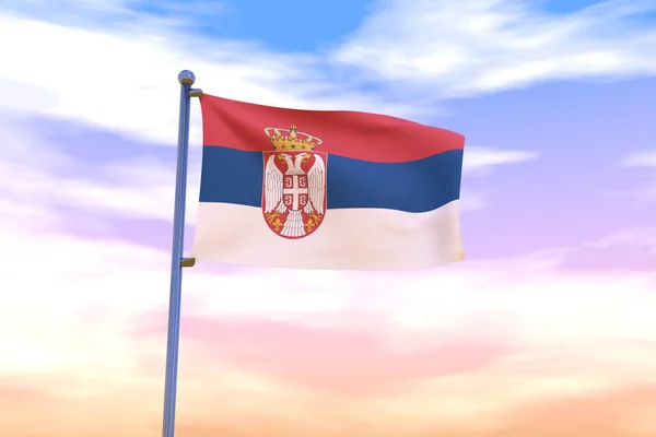 旗帜在旗杆上飘扬的塞尔维亚国旗 背后是乌云密布的天空 — 图库照片
