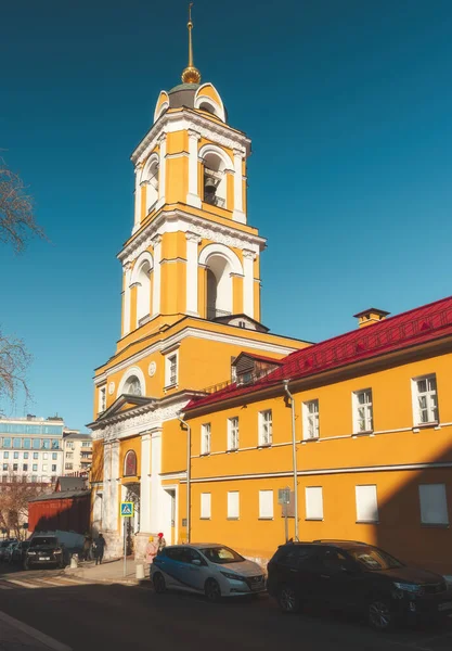 Dzwonnica Kościoła Eugeniusza Biskup Chersonesos Matka Narodzenia Pańskiego Moskwa — Zdjęcie stockowe