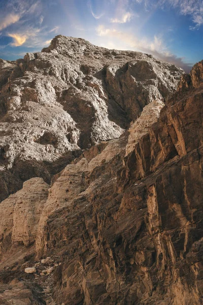 Tiro Vertical Dos Picos Das Montanhas Rochosas Contra Céu Sinai — Fotografia de Stock