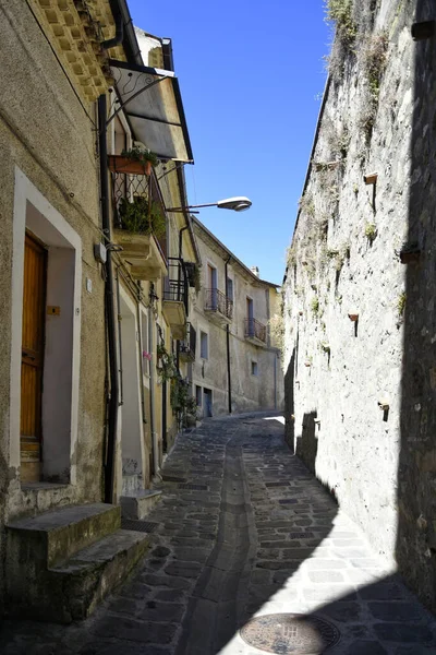 Vertical Shot Narrow Street Calvello Village Basilicata Region Italy — Stock Photo, Image
