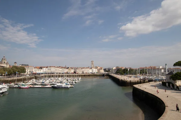 Θέα Του Λιμανιού Πλωτές Βάρκες Στο Βάθος Του Πύργου Rochelle — Φωτογραφία Αρχείου