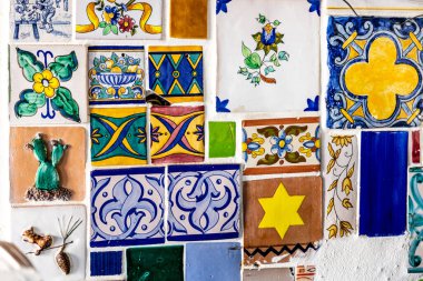 Talavera çömlekçiliği bir Meksika ve İspanyol çömlek geleneğidir. Bir tür teneke kaplı toprak eşyasıdır.