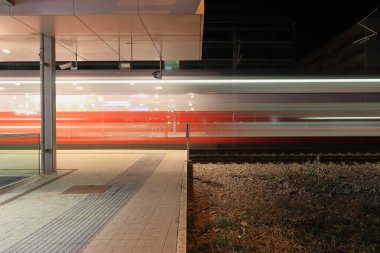 Tilikum Köprüsü 'ne yakın çekim.