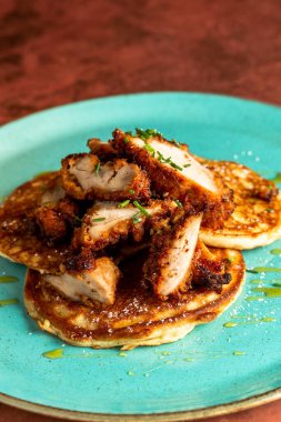 Lezzetli, etli ve dikey bir krep.