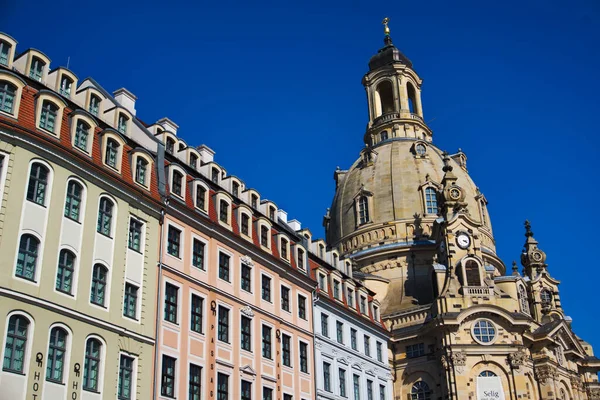 Дрезден Німеччина Березня 2022 Купол Фрауенкірче Історичні Будівлі Перед Блакитним — стокове фото