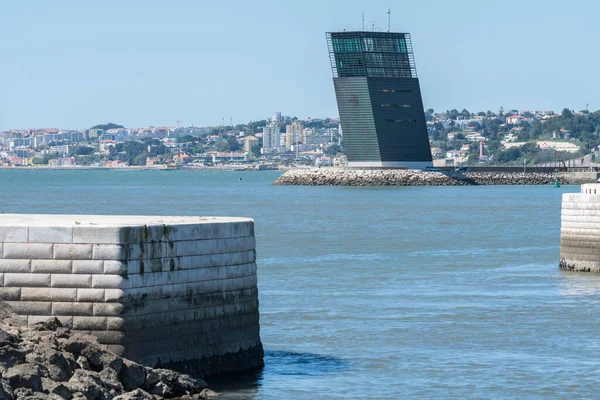 Una Hermosa Toma Torre Control Tráfico Marítimo Vts Lisboa Portugal — Foto de Stock