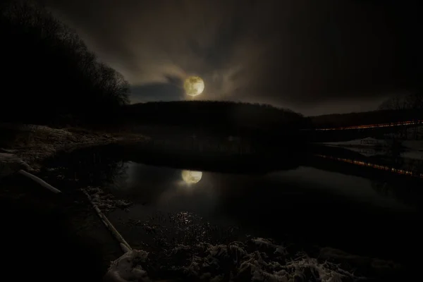 Full Moon Mysterious Foggy Sky Dark Lake — Stock Photo, Image