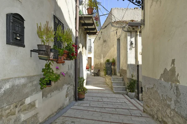 Una Calle Estrecha San Bartolomeo Galdo Pueblo Provincia Benevento Italia —  Fotos de Stock