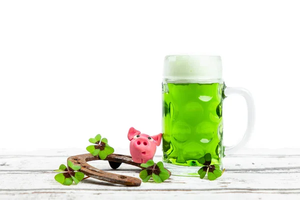 Green Beer Glass Pink Pig Shamrock Horseshoe Patrick Day White — Stock Photo, Image