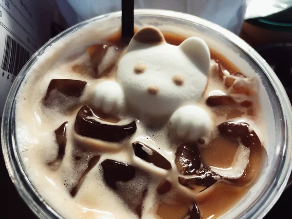 Uma Vista Superior Café Com Gato Marshmallow — Fotografia de Stock