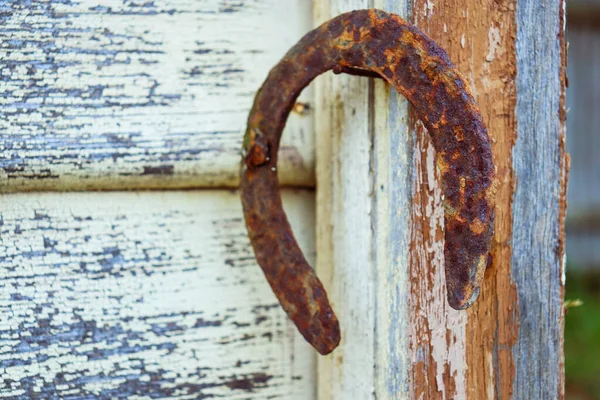 Selective Shot Old Rusty Horseshoe Hanging Nail Wooden Wall — Stock Photo, Image