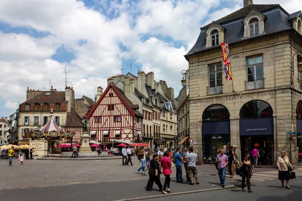 Вид Людей Исторические Здания Дижоне Франция Европа — стоковое фото
