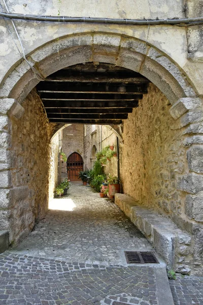 Une Arche Étroite Vallecorsa Village Dans Région Latium Italie Été — Photo