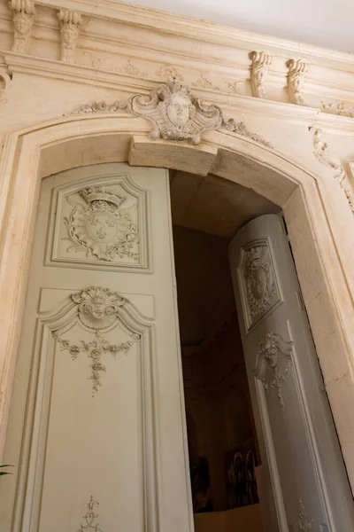 Двери Стены Дворца Герцогов Бургундских Дневное Время Дижоне Франция — стоковое фото