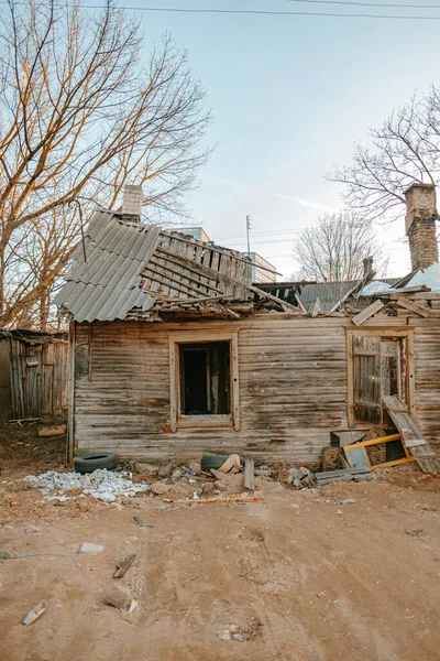 Una Casa Madera Abandonada Bosque —  Fotos de Stock