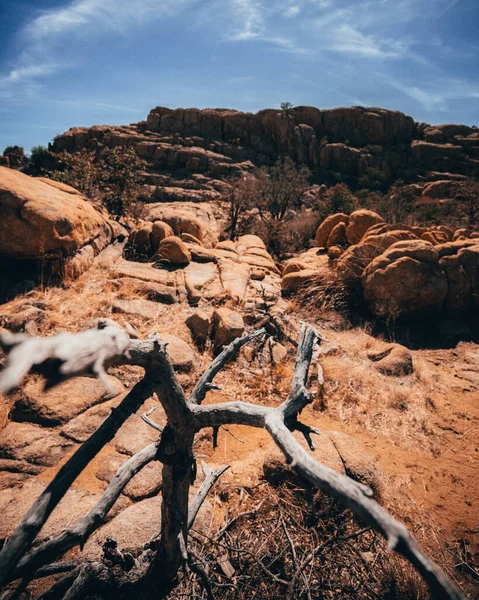 Martwa Roślinność Skały Tworzą Krajobraz Nad Jeziorem Watson Prescott Arizona — Zdjęcie stockowe