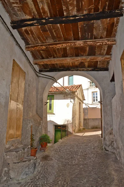 Uma Rua Estreita Rivello Uma Aldeia Região Basilicata Itália — Fotografia de Stock