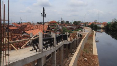 Bir yol ve köprü inşa projesi, Pekalongan, Endonezya