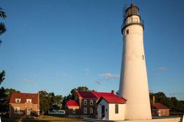 Michigan 'da bir evin yakınındaki deniz fenerine yakın çekim.