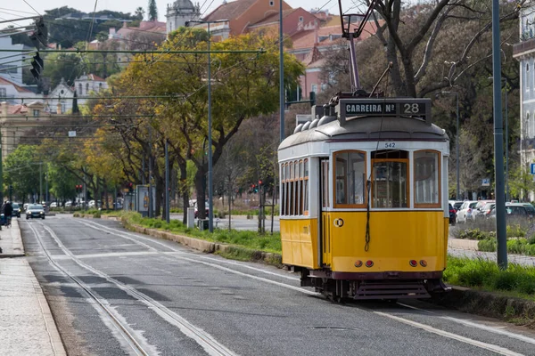 Eine Alte Historische Gelbe Straßenbahn Der Avenida Julho Lissabon Portugal — Stockfoto