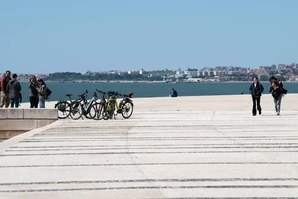 Een Zonnige Houten Haven Aan Het Water Lissabon Portugal — Stockfoto