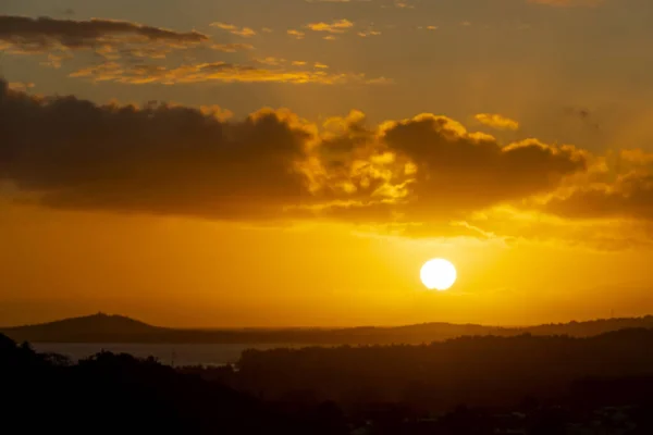 Ein Schöner Blick Auf Einen Sonnenaufgang Über Den Bergen — Stockfoto