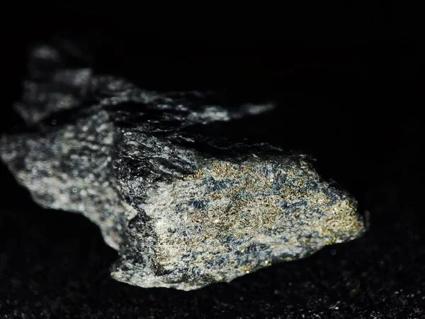 Primer Plano Una Parte Textura Roca Mineral Sobre Fondo Negro — Foto de Stock
