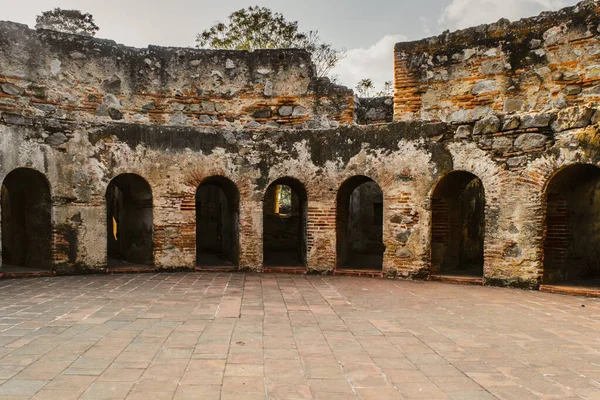 Antigua Guatemala Harabe Bir Binanın Güzel Manzarası — Stok fotoğraf