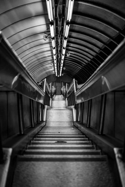 Vertical Grayscale Shot London Underground Stairs — Stock Photo, Image