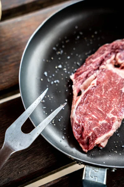Baharatlı Çiğ Biftek — Stok fotoğraf
